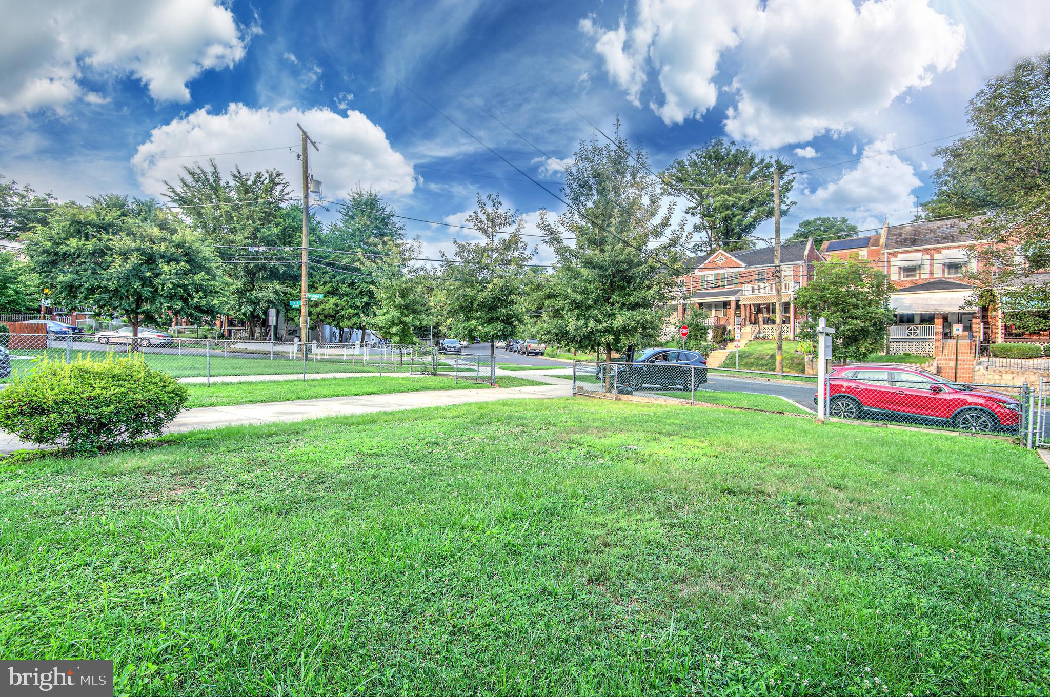 1605 FORT DUPONT STREET SE