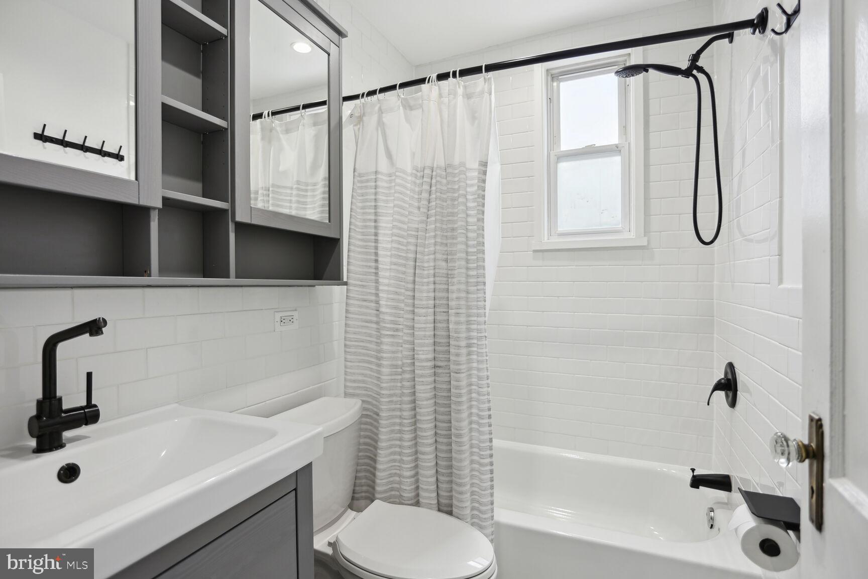 1605 FORT DUPONT STREET SE