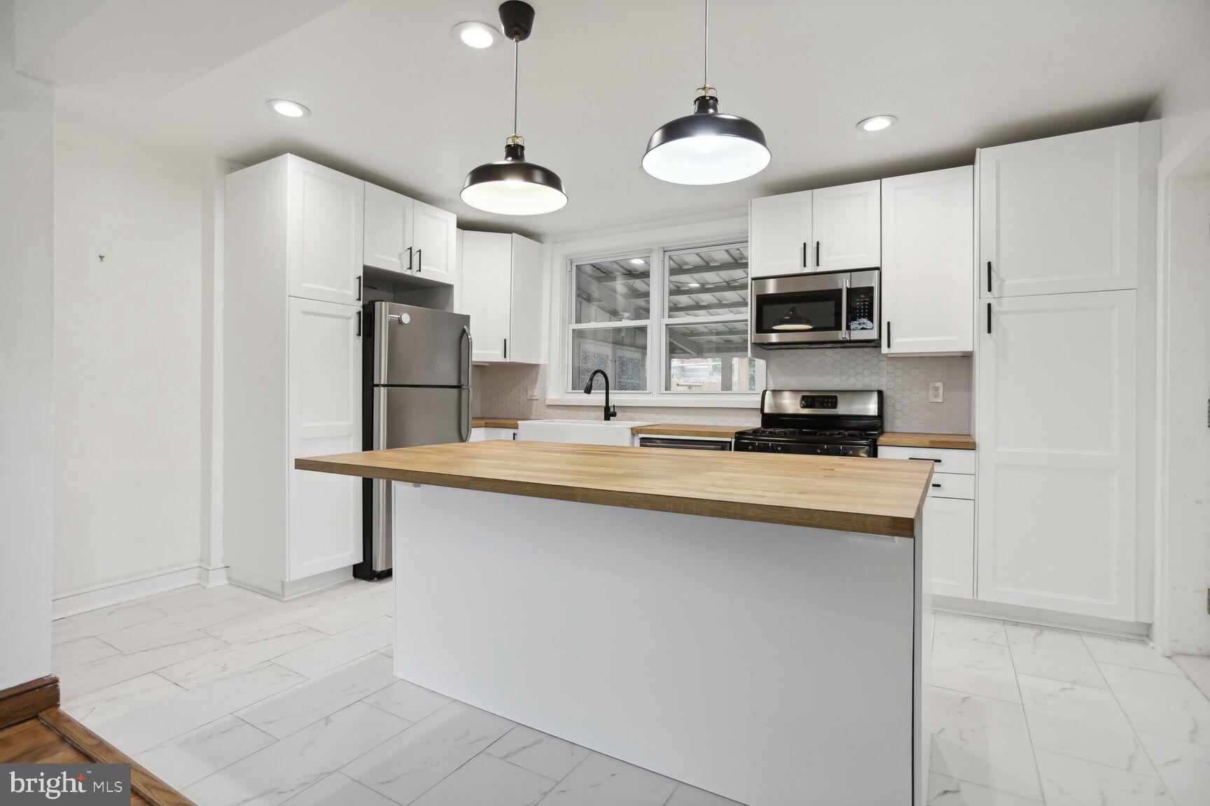 1605 FORT DUPONT STREET SE