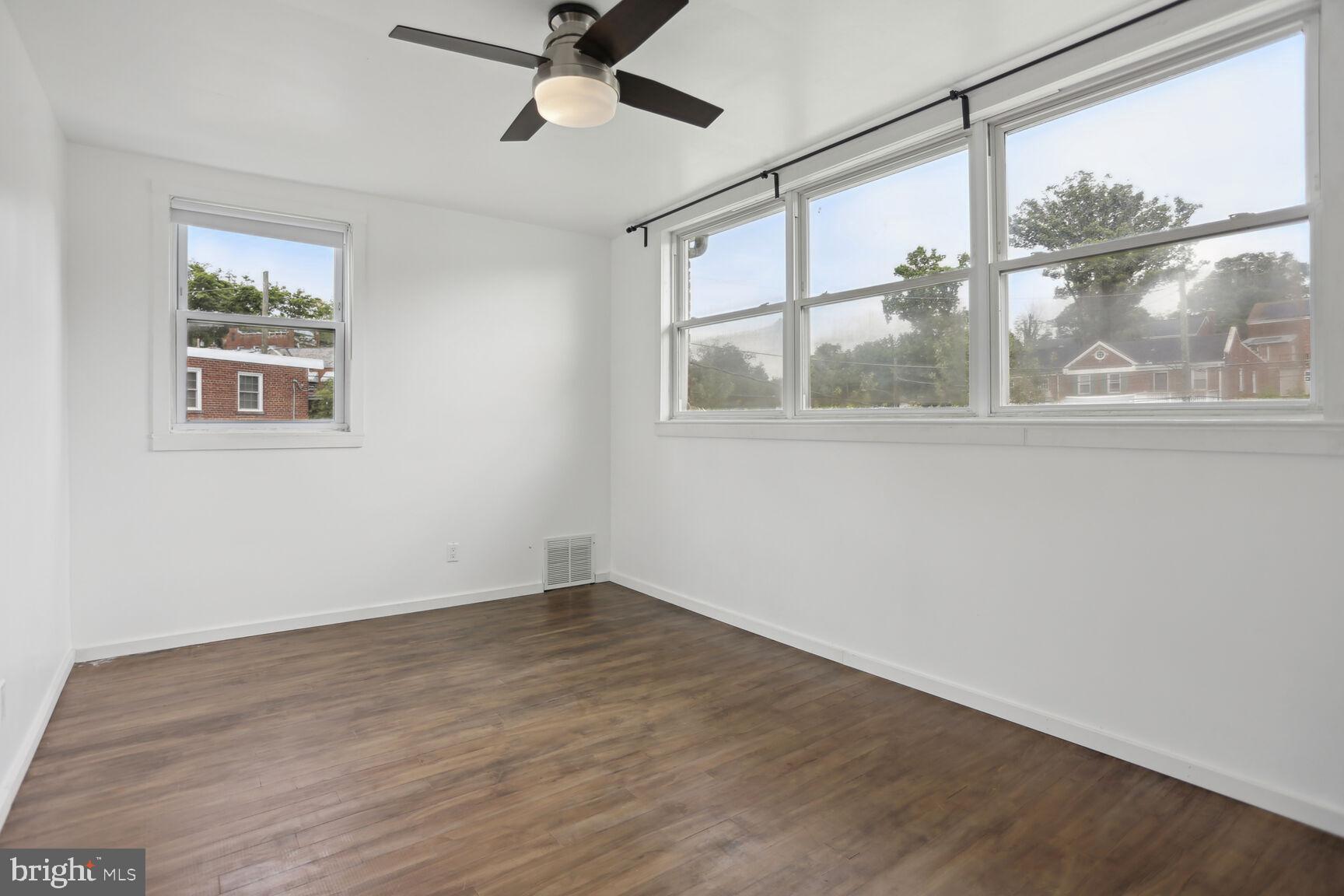 1605 FORT DUPONT STREET SE