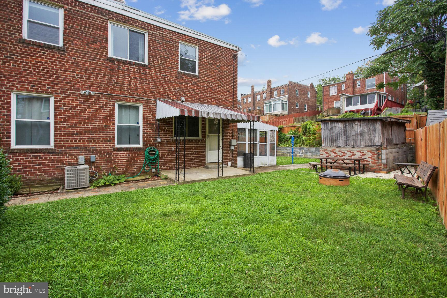 1605 FORT DUPONT STREET SE