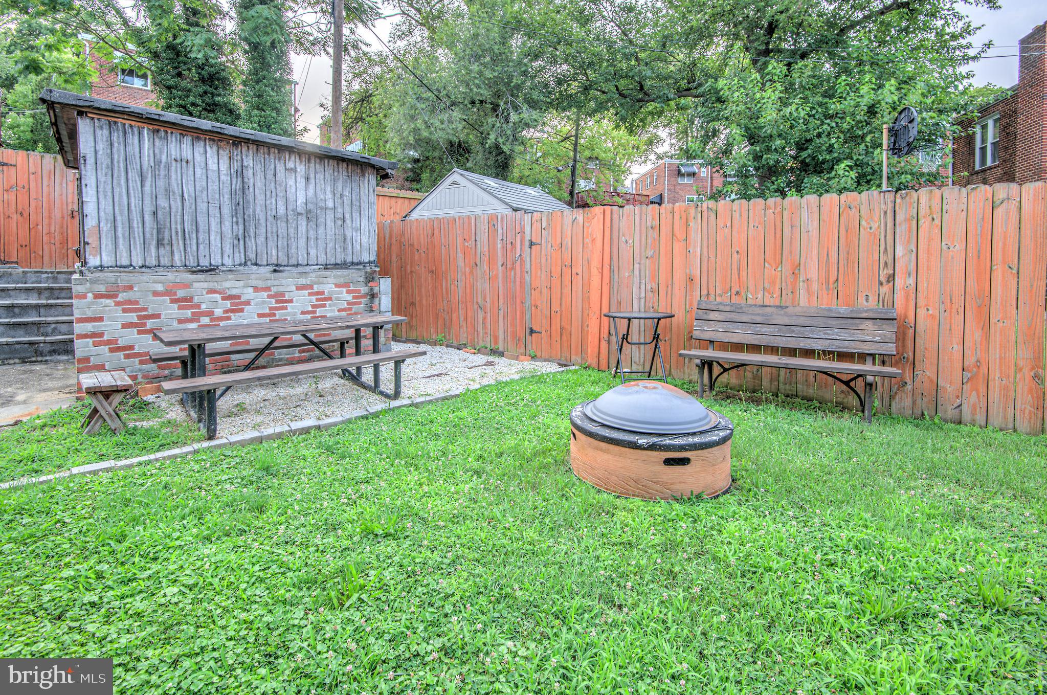 1605 FORT DUPONT STREET SE