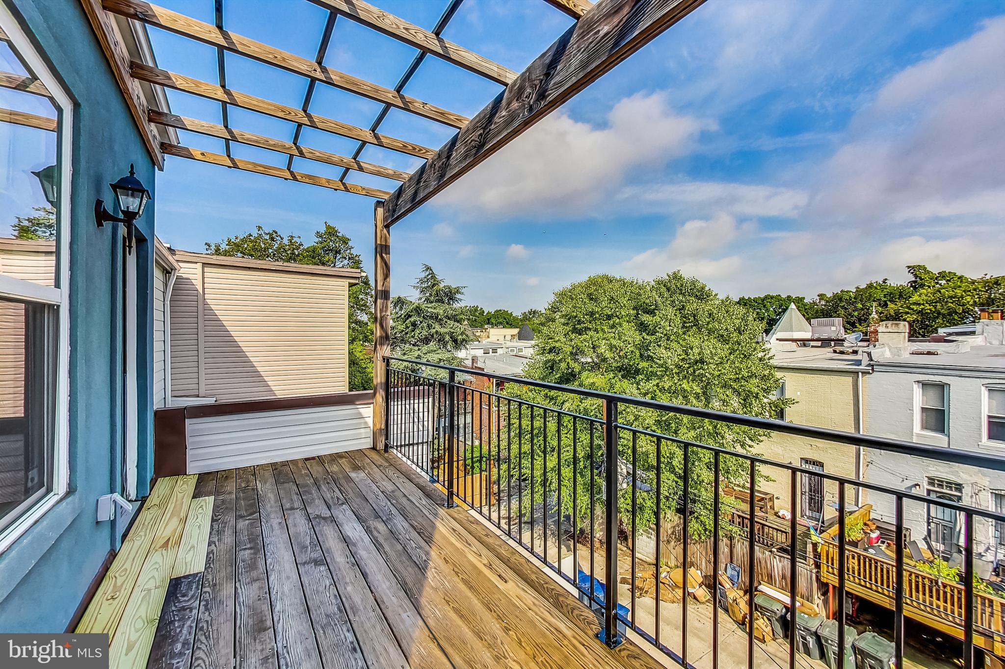 18 T STREET NE Unit: 2