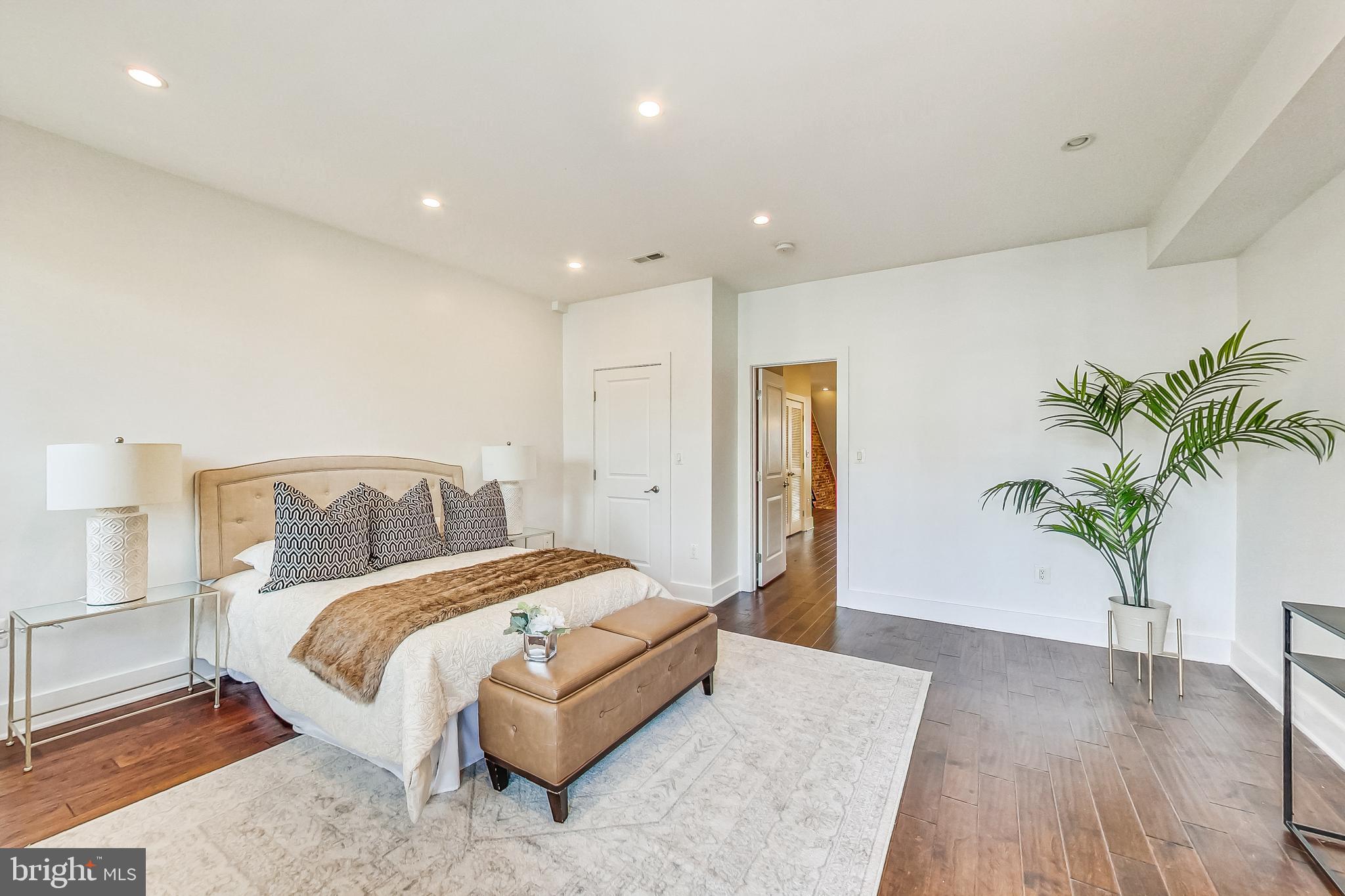 18 T STREET NE Unit: 2