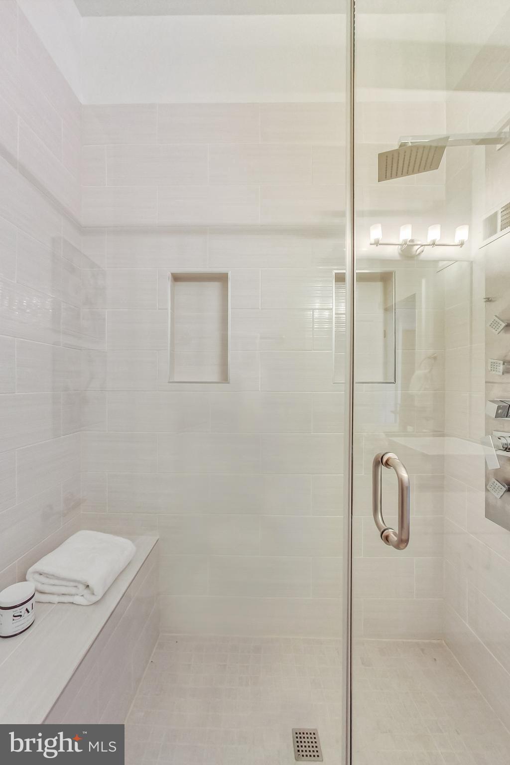 18 T STREET NE Unit: 2