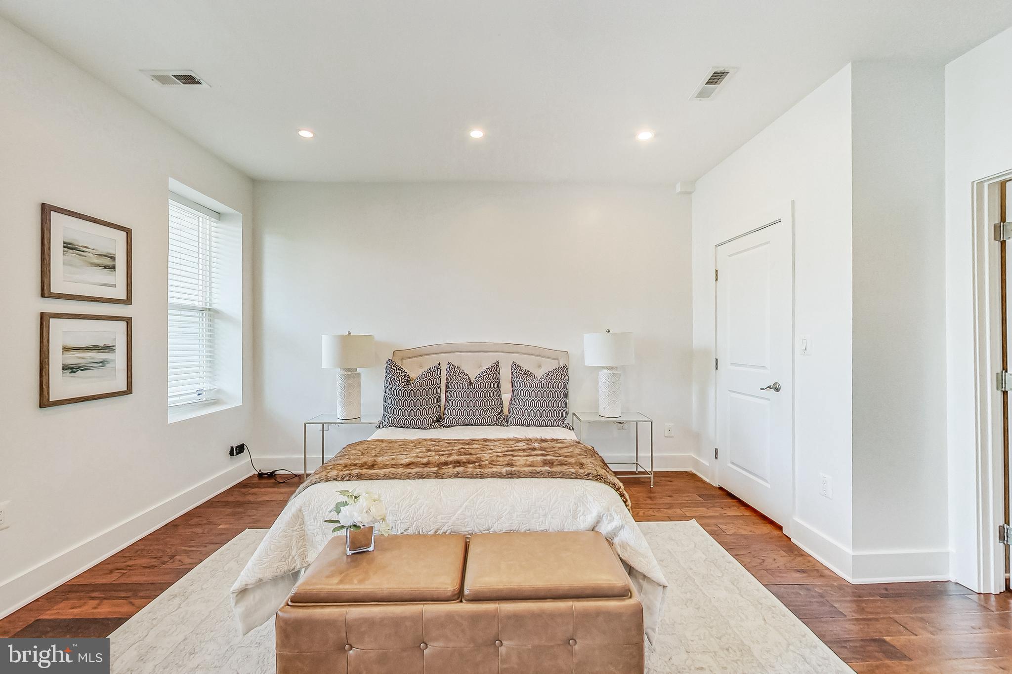 18 T STREET NE Unit: 2