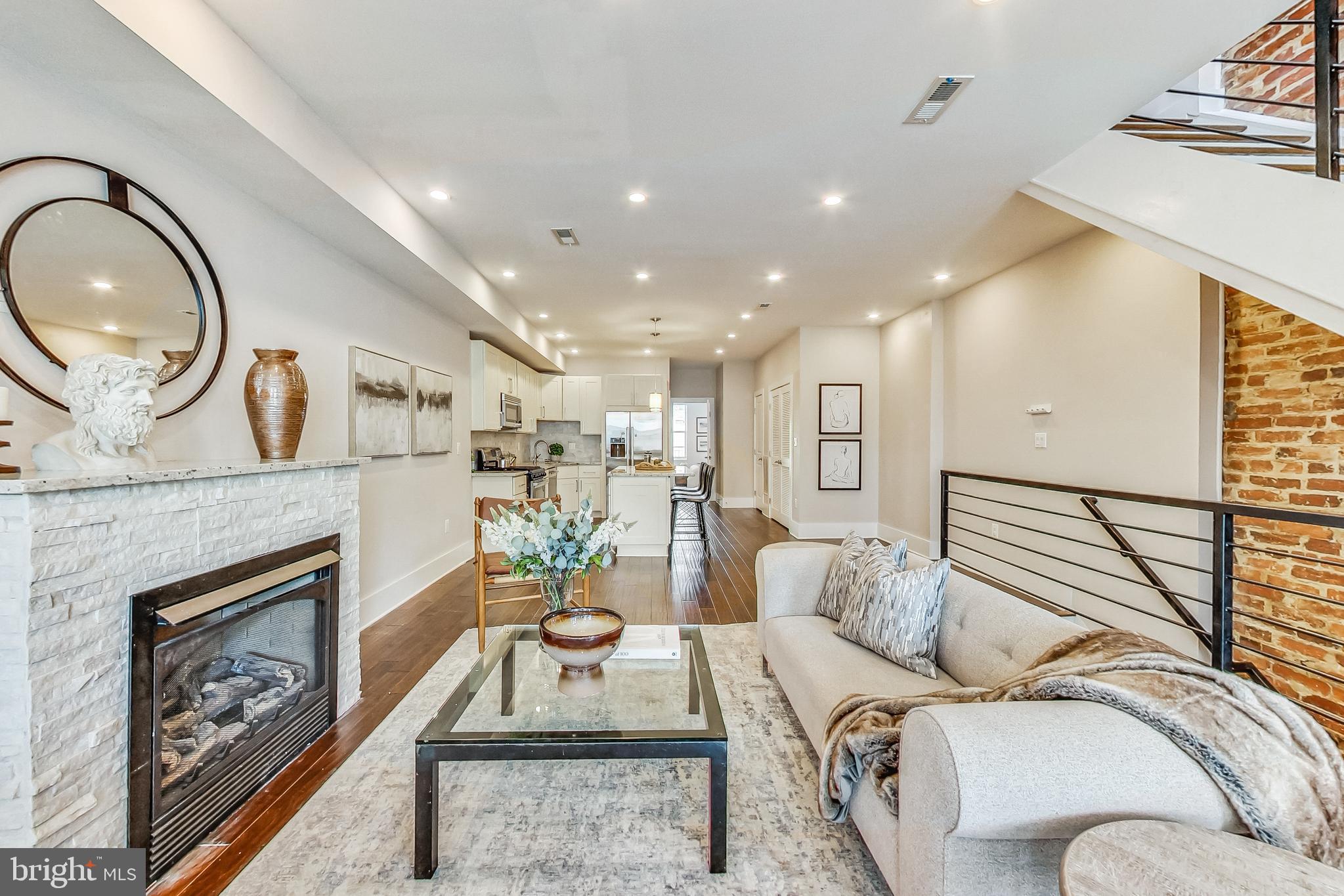 18 T STREET NE Unit: 2