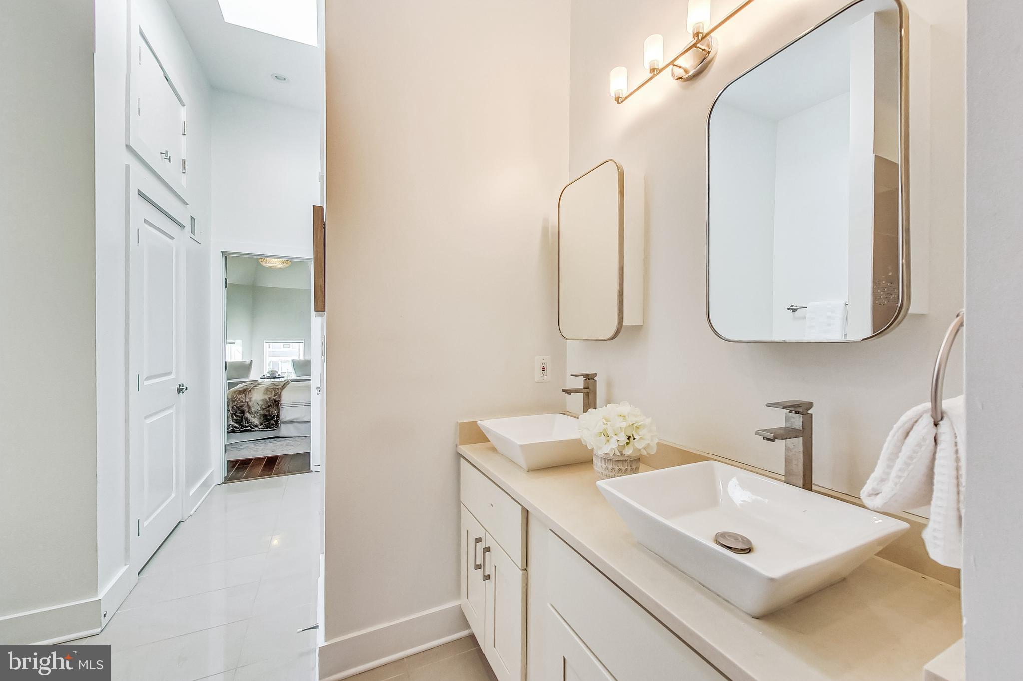 18 T STREET NE Unit: 2