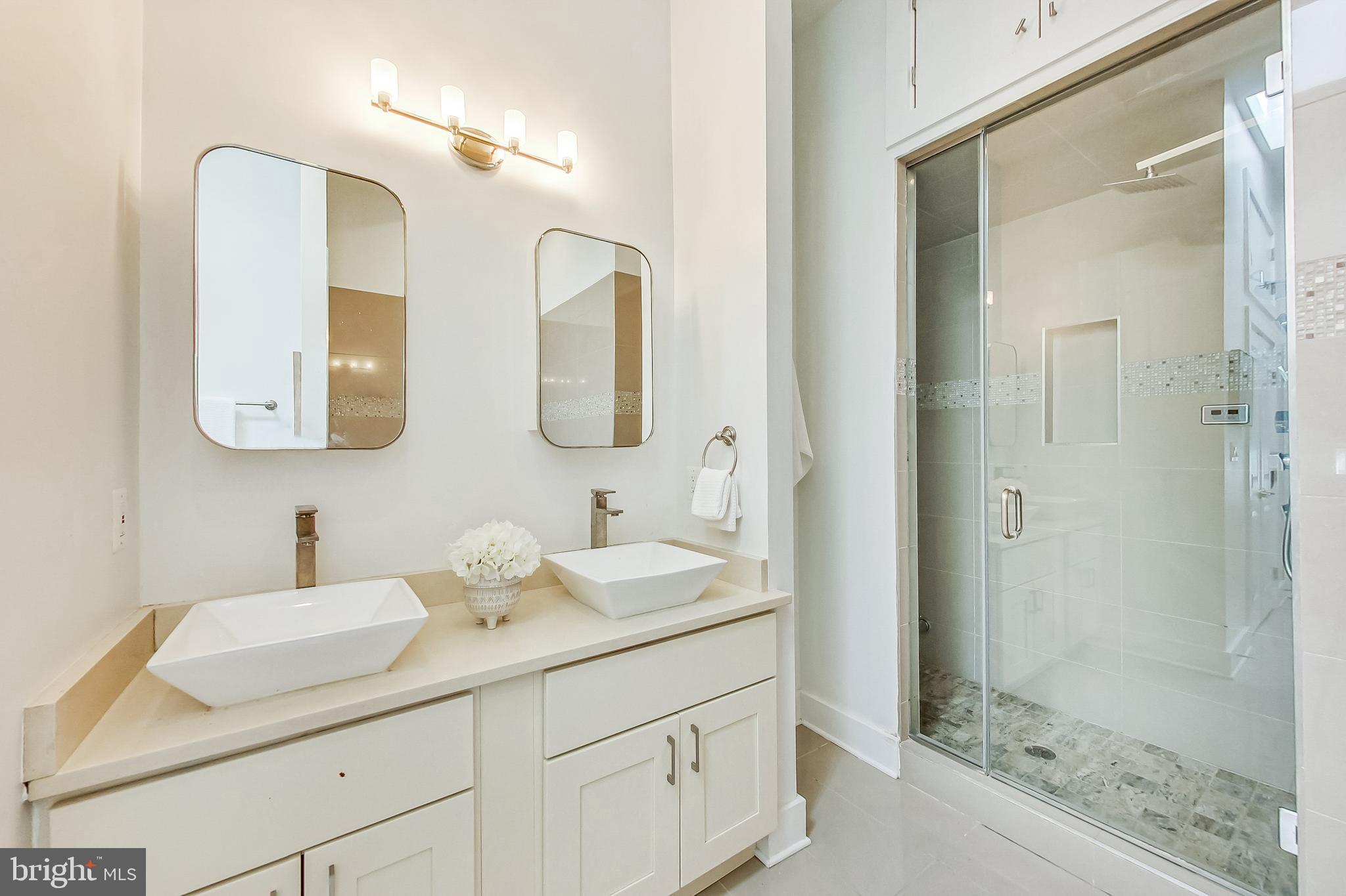 18 T STREET NE Unit: 2