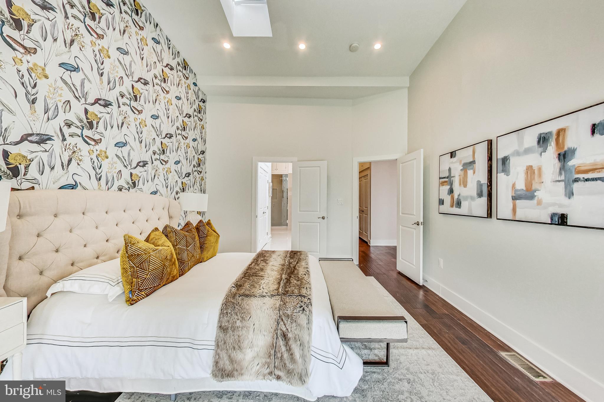 18 T STREET NE Unit: 2