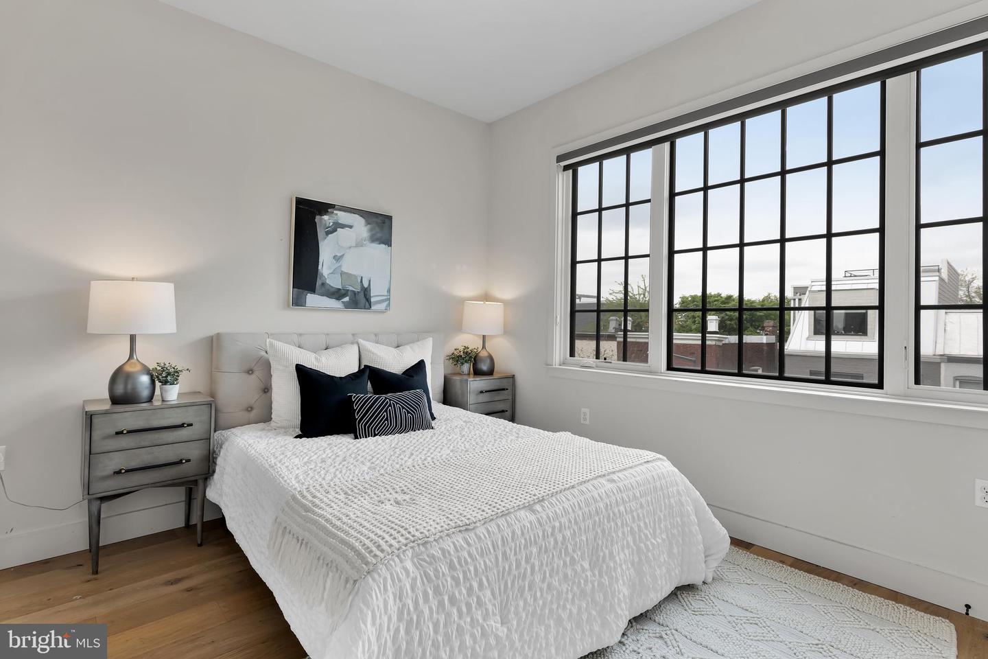 774 Girard STREET NW Unit: 4W