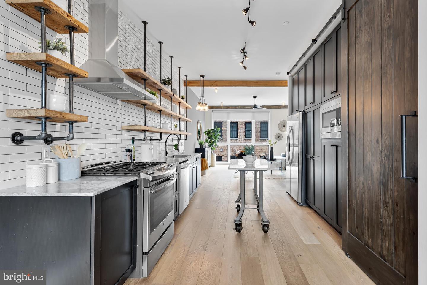 774 Girard STREET NW Unit: 4W