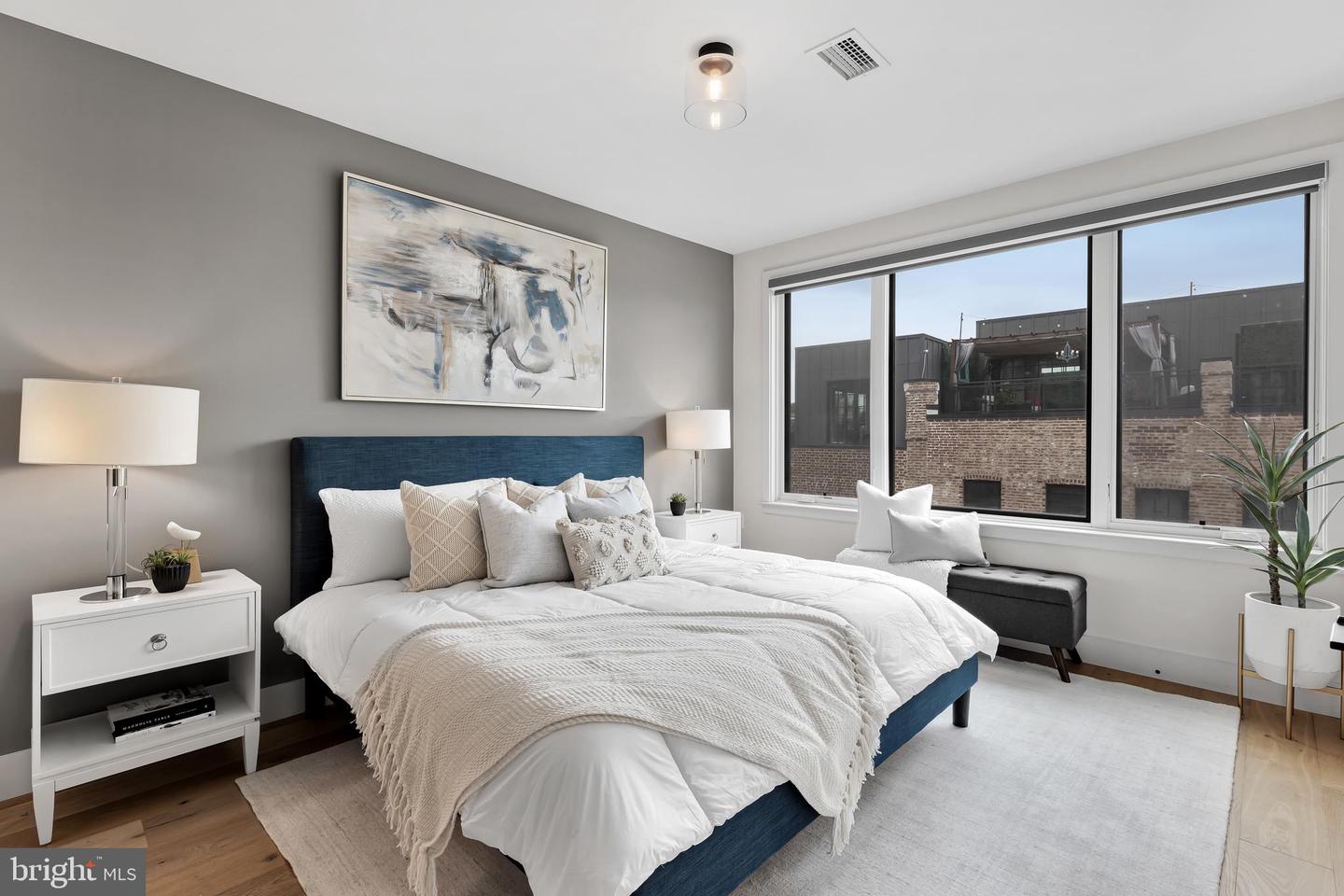 774 Girard STREET NW Unit: 4W