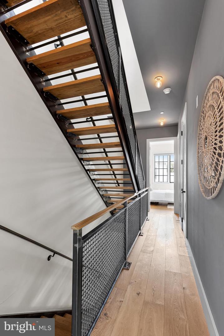 774 Girard STREET NW Unit: 4W