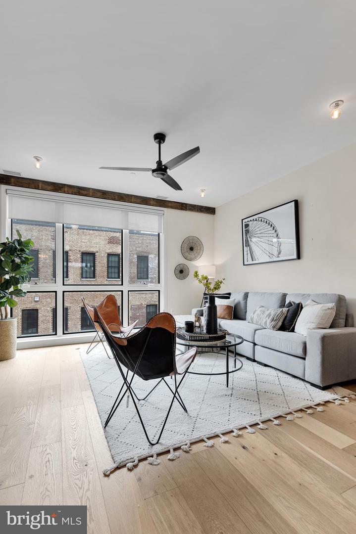 774 Girard STREET NW Unit: 4W
