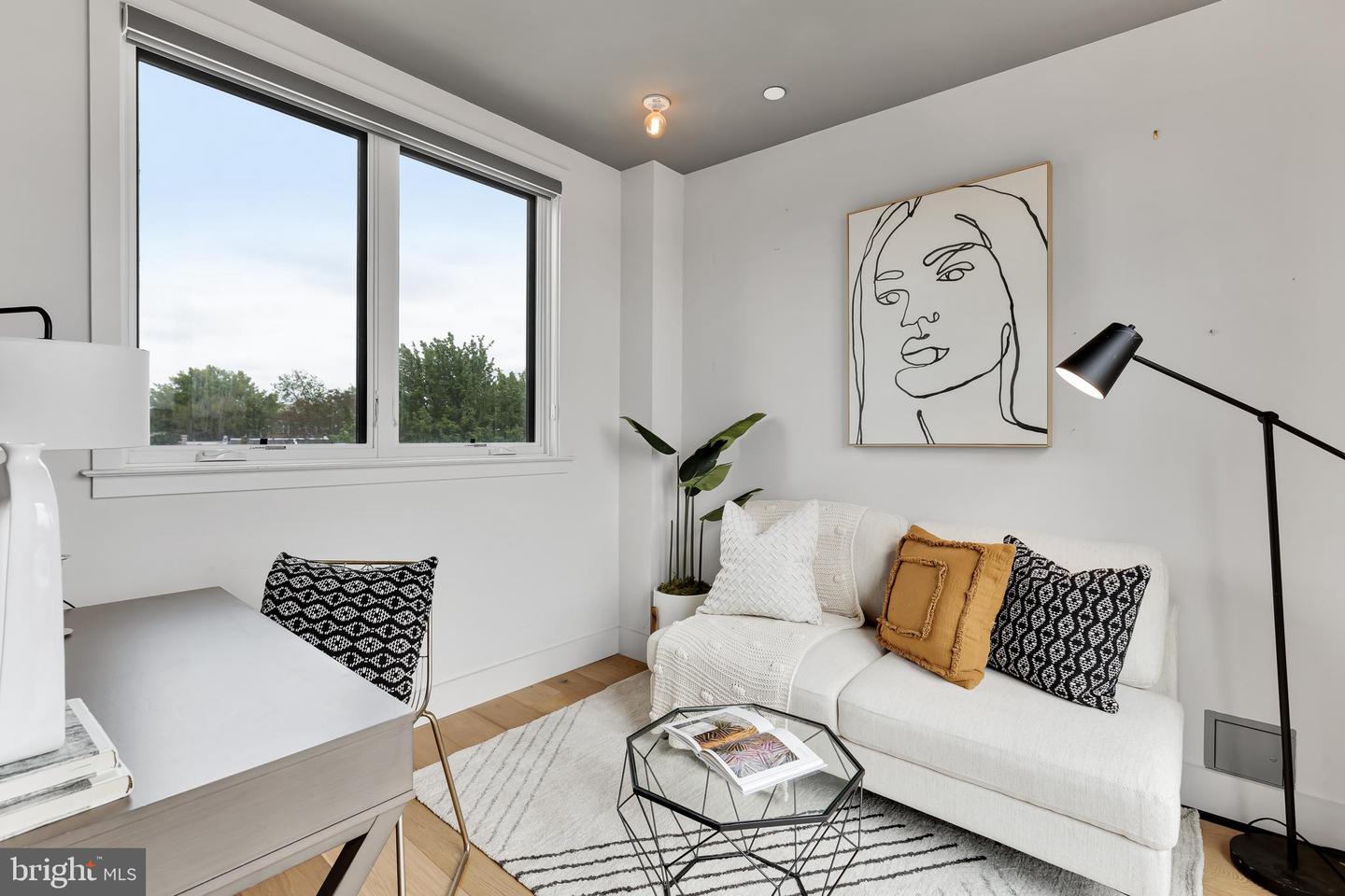 774 Girard STREET NW Unit: 4W
