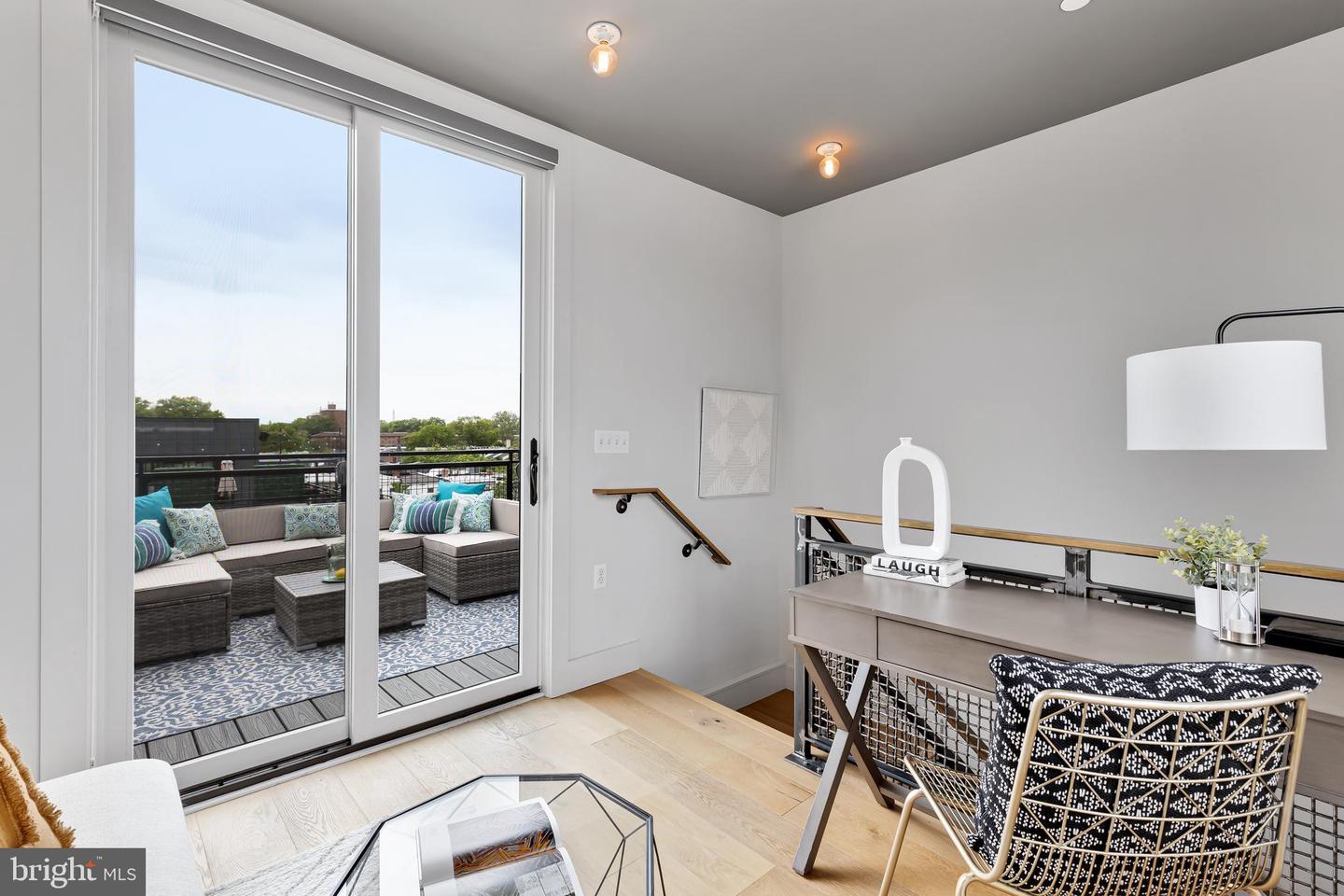 774 Girard STREET NW Unit: 4W