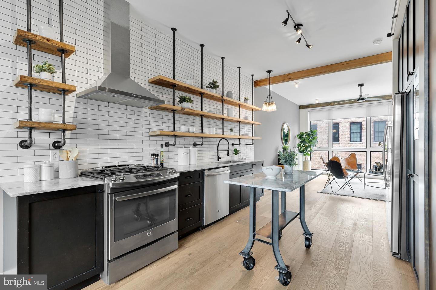 774 Girard STREET NW Unit: 4W