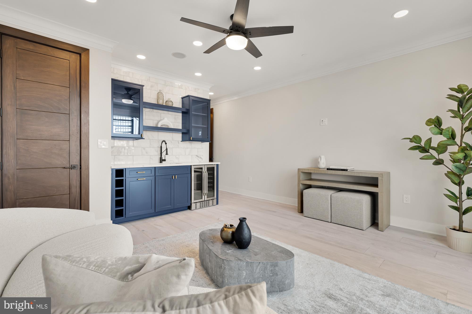 3554 13th Street NW Unit: PH2