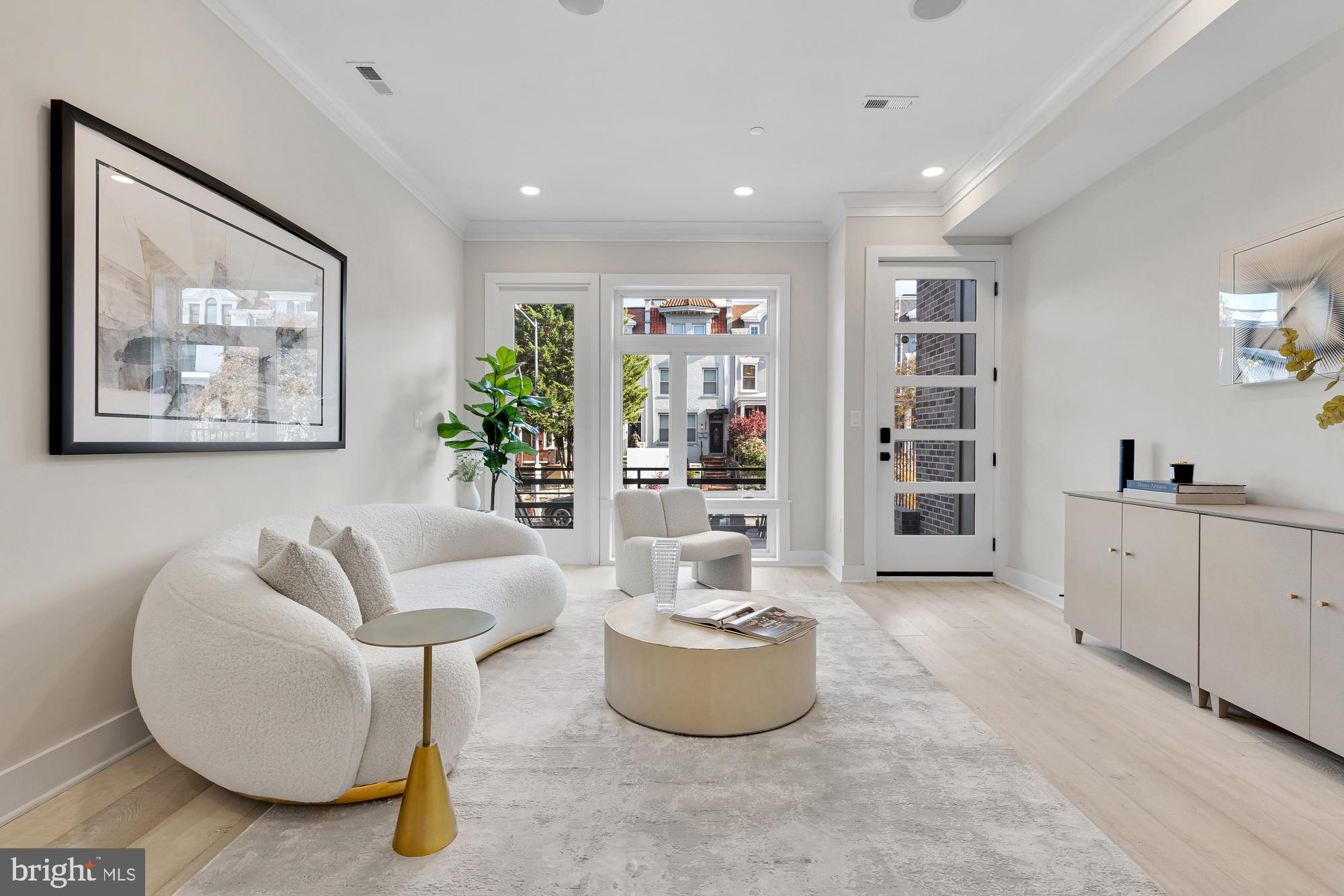 3554 13th Street NW Unit: PH2