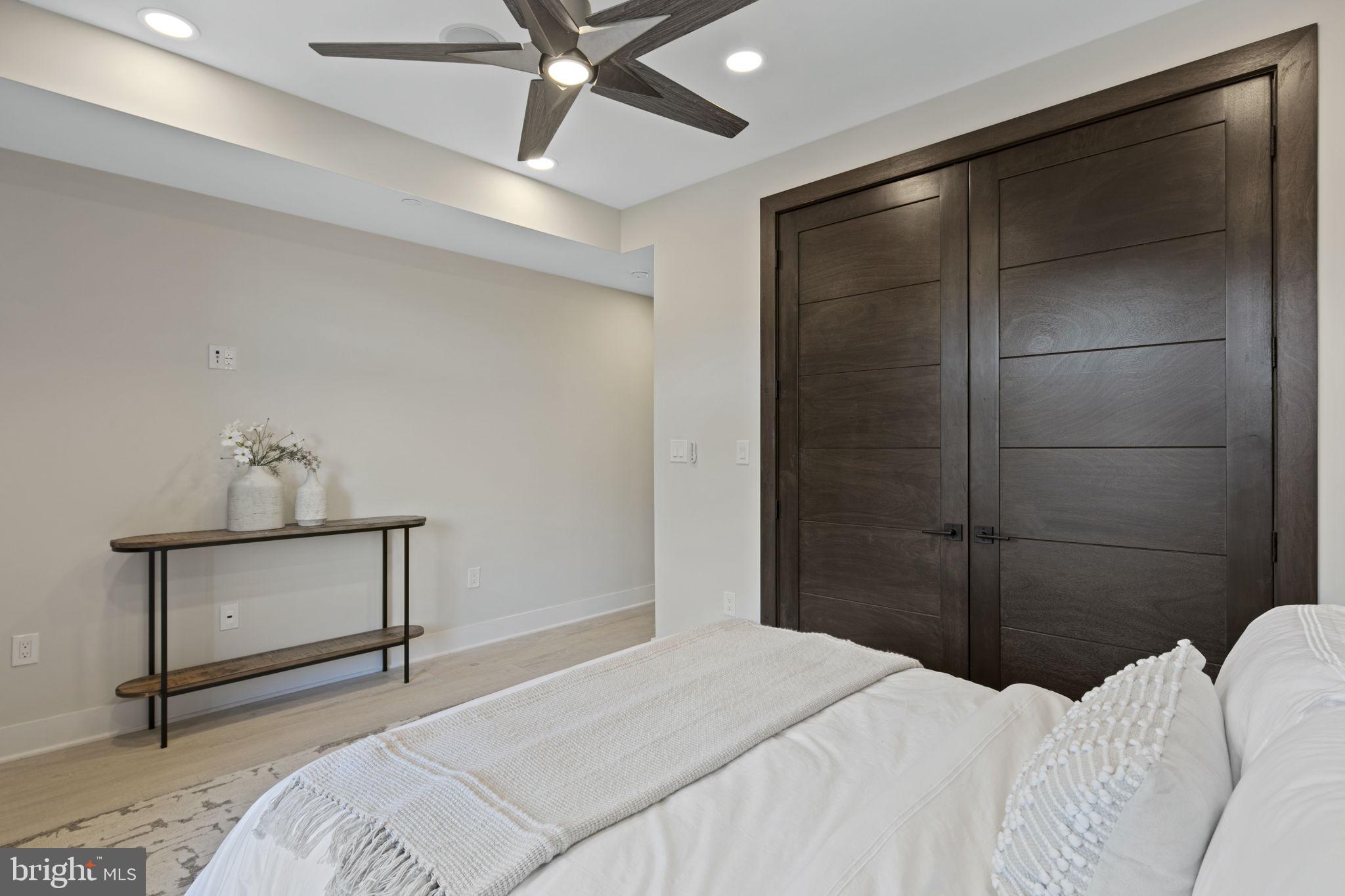 3554 13th Street NW Unit: PH2