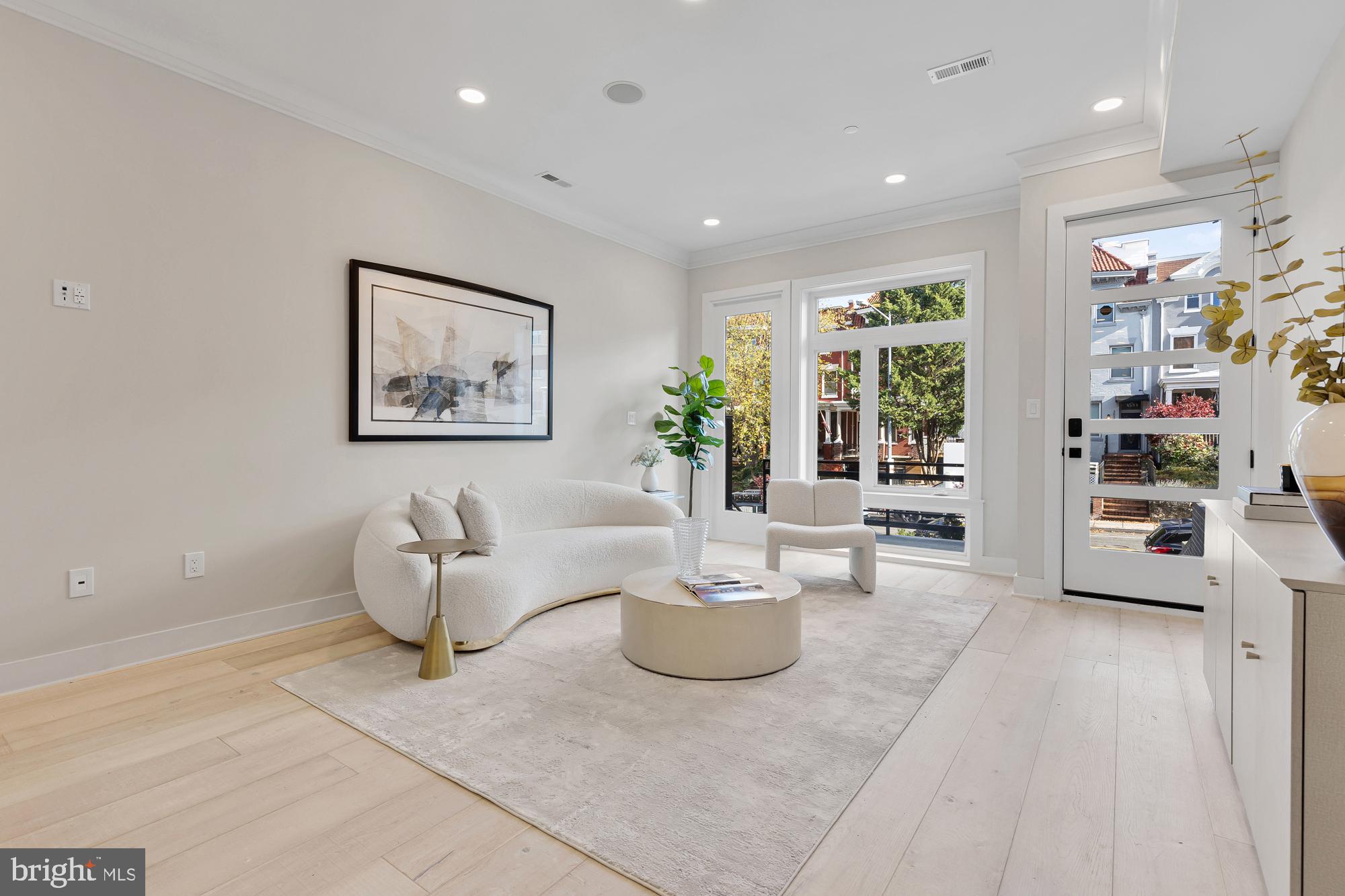 3554 13th Street NW Unit: PH2