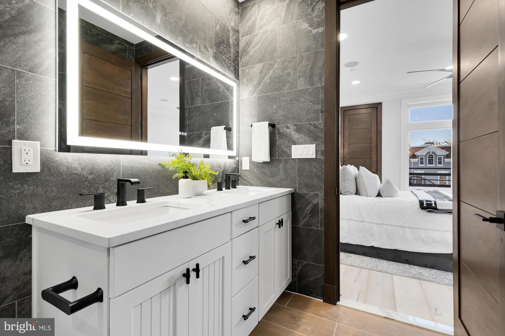3554 13th Street NW Unit: PH2