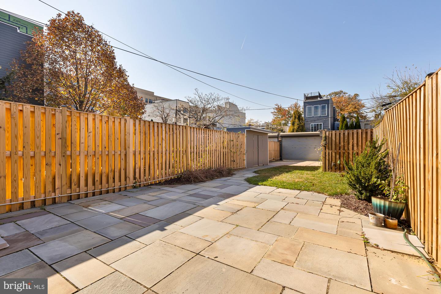 816 10th STREET NE