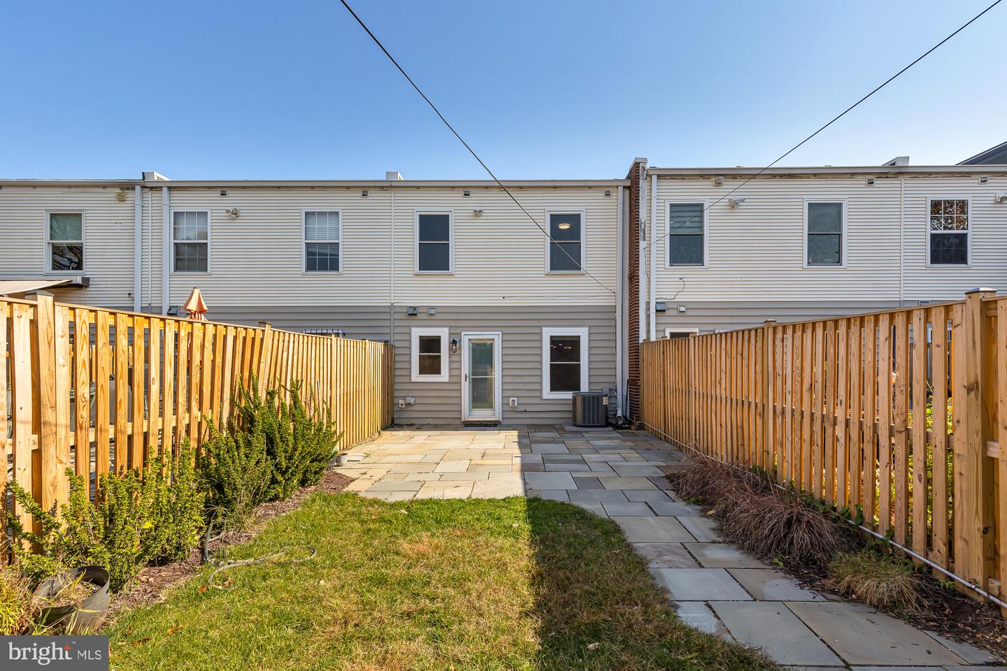 816 10th STREET NE
