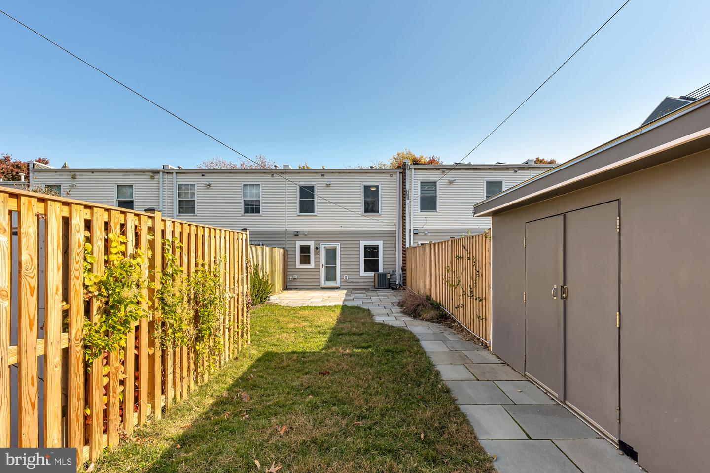 816 10th STREET NE