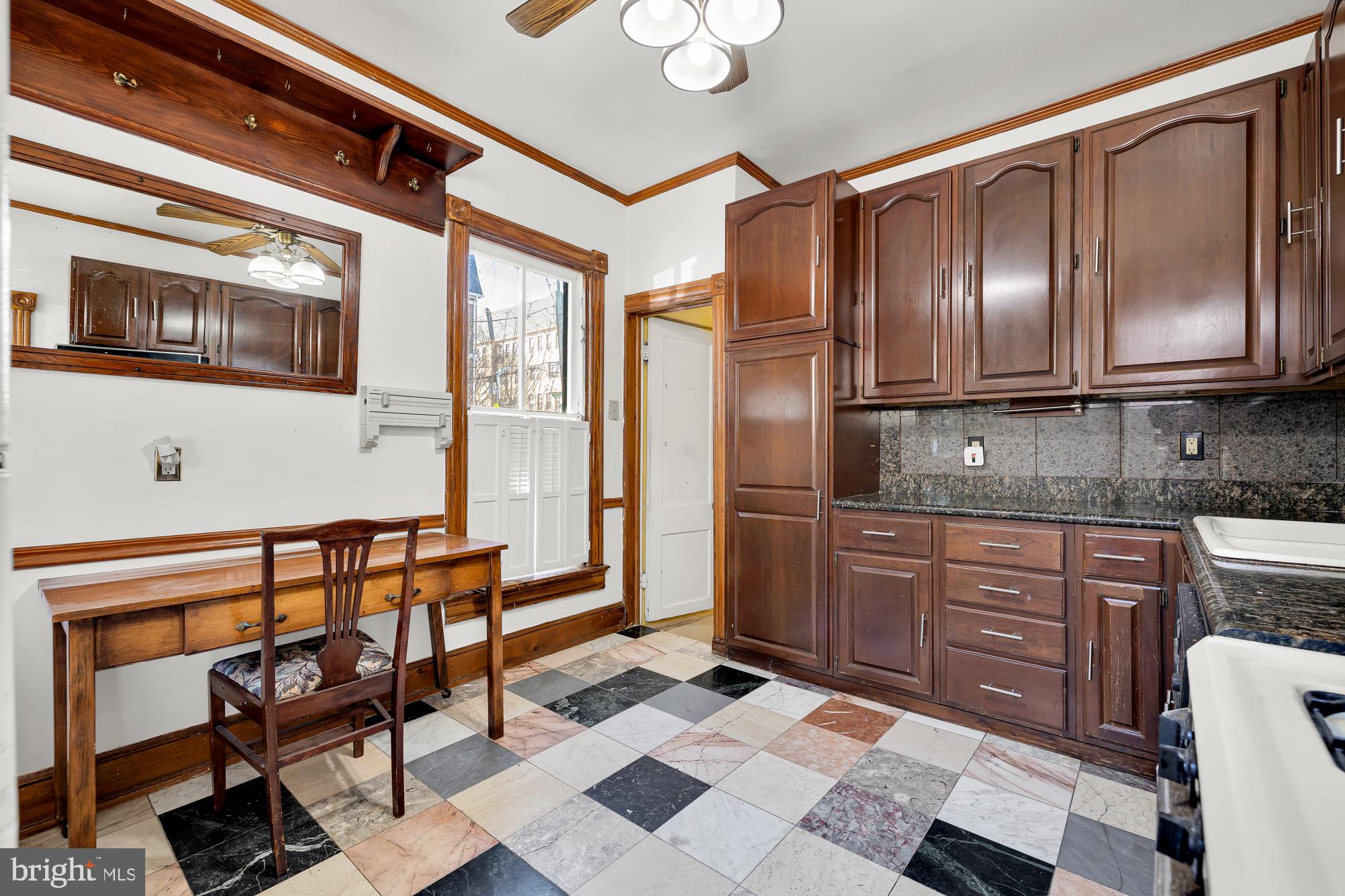 701 Lawrence Street NE