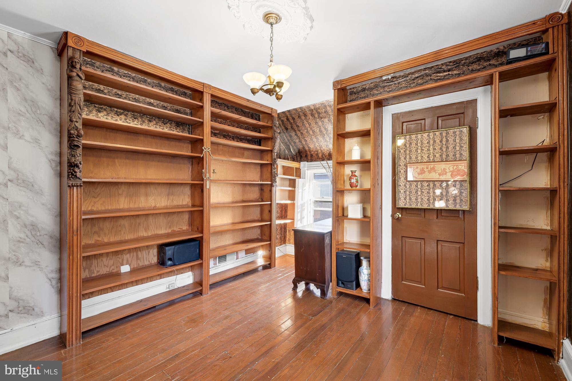 701 Lawrence Street NE