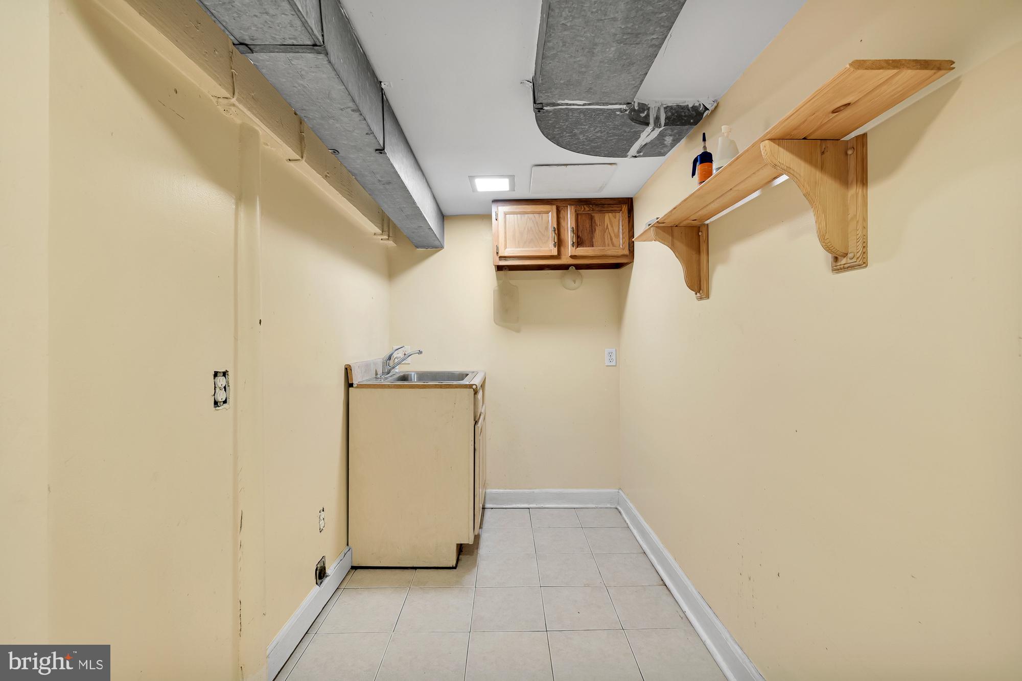 701 Lawrence Street NE