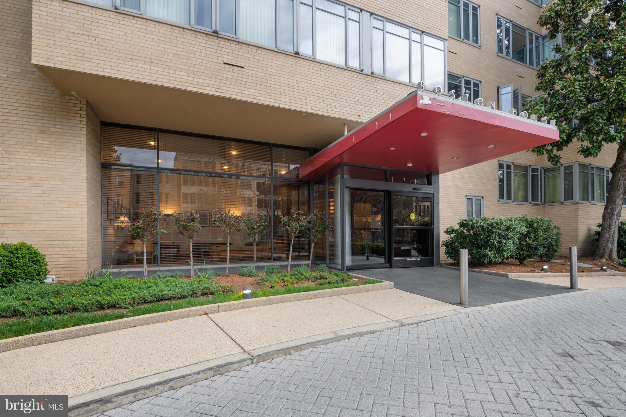 1711 Massachusetts Ave NW #213