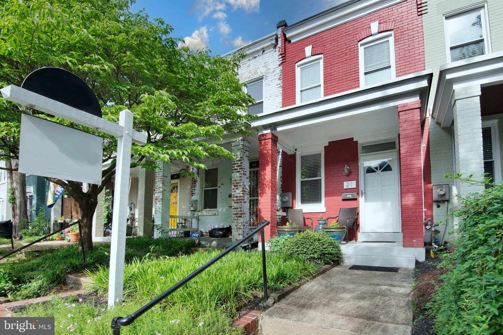21 16th St NE