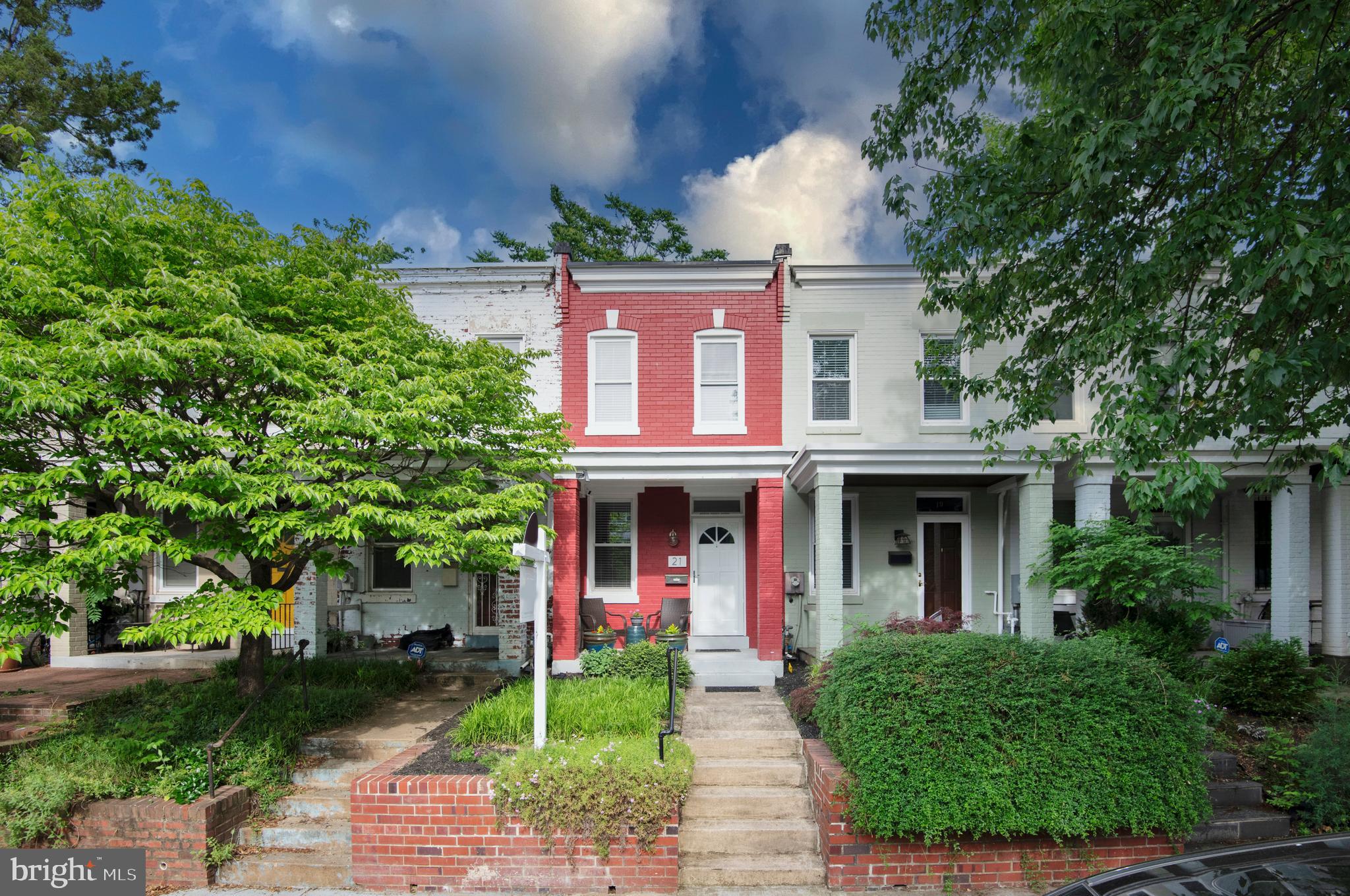 21 16th St NE
