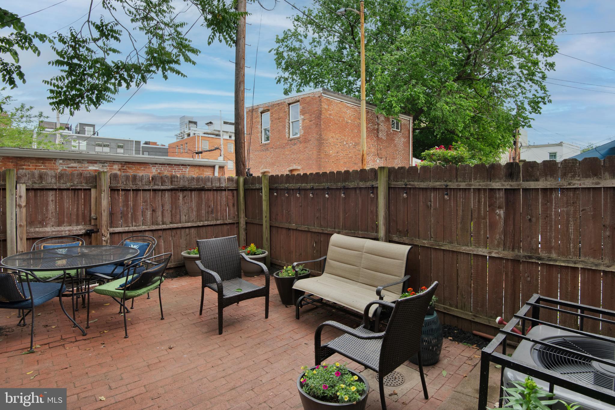 21 16th St NE