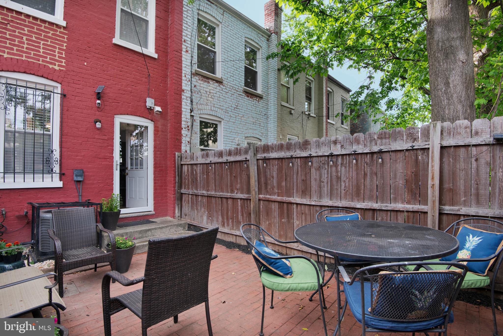 21 16th St NE