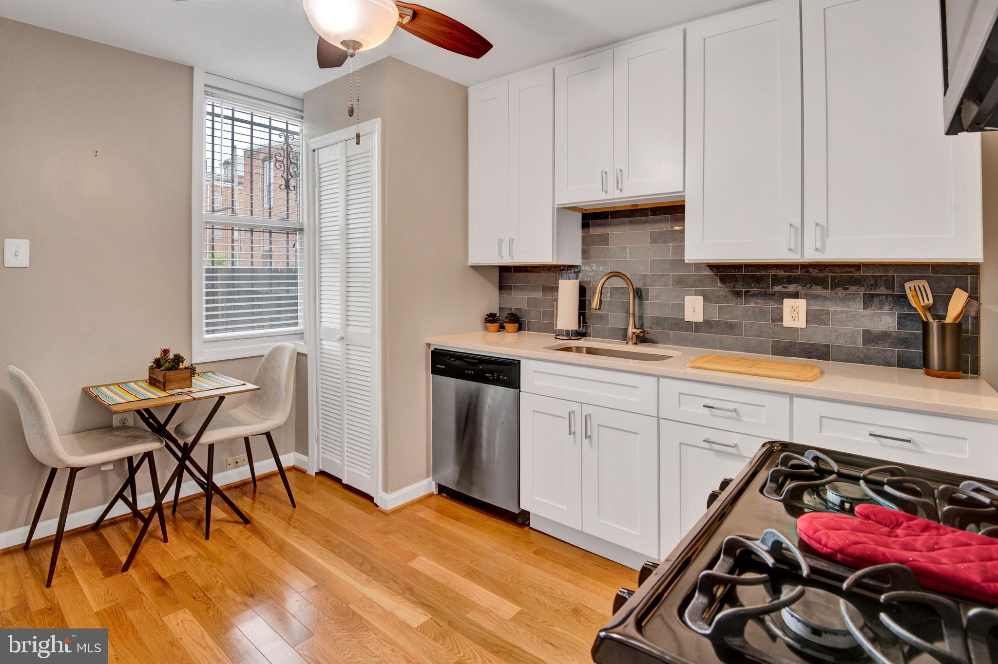 21 16th St NE