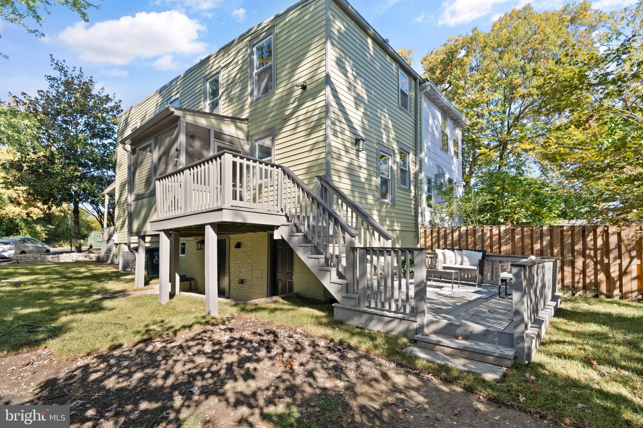 6901 Maple St NW