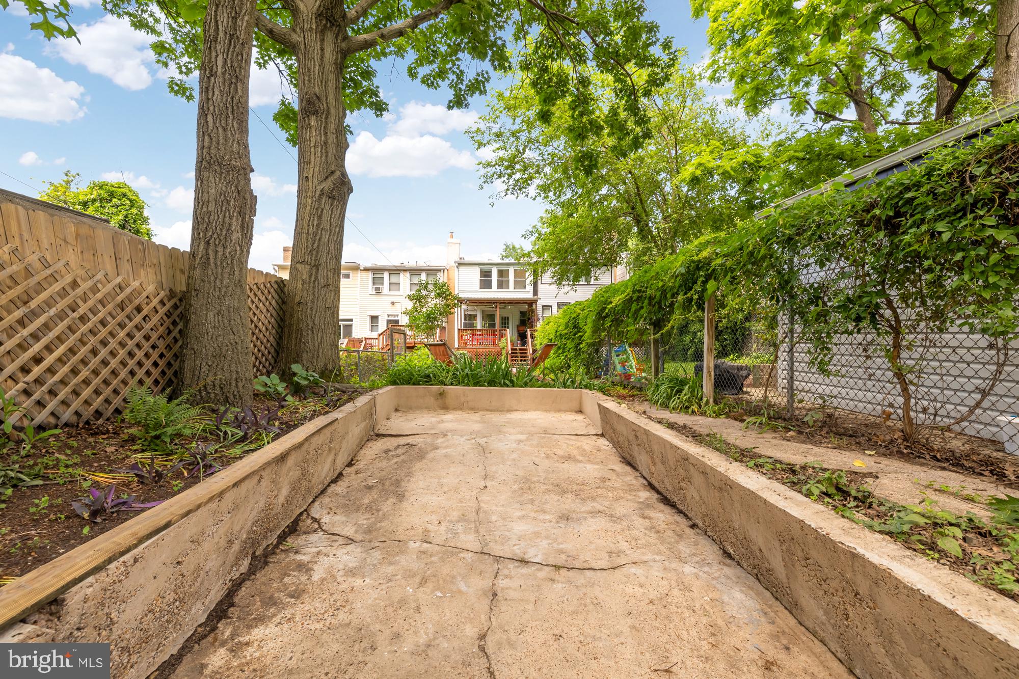 414 Crittenden St NW