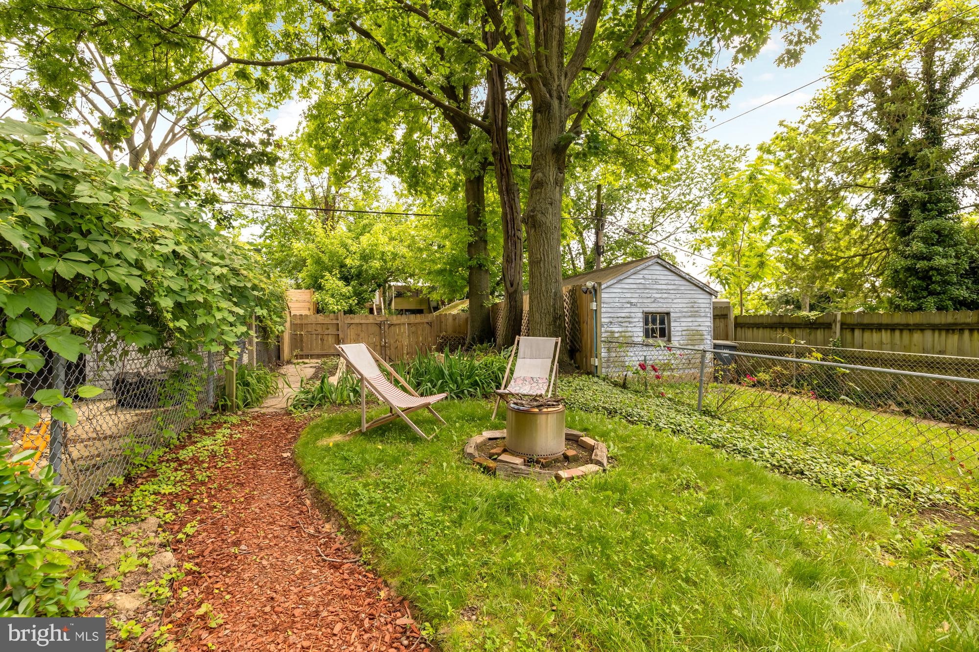 414 Crittenden St NW