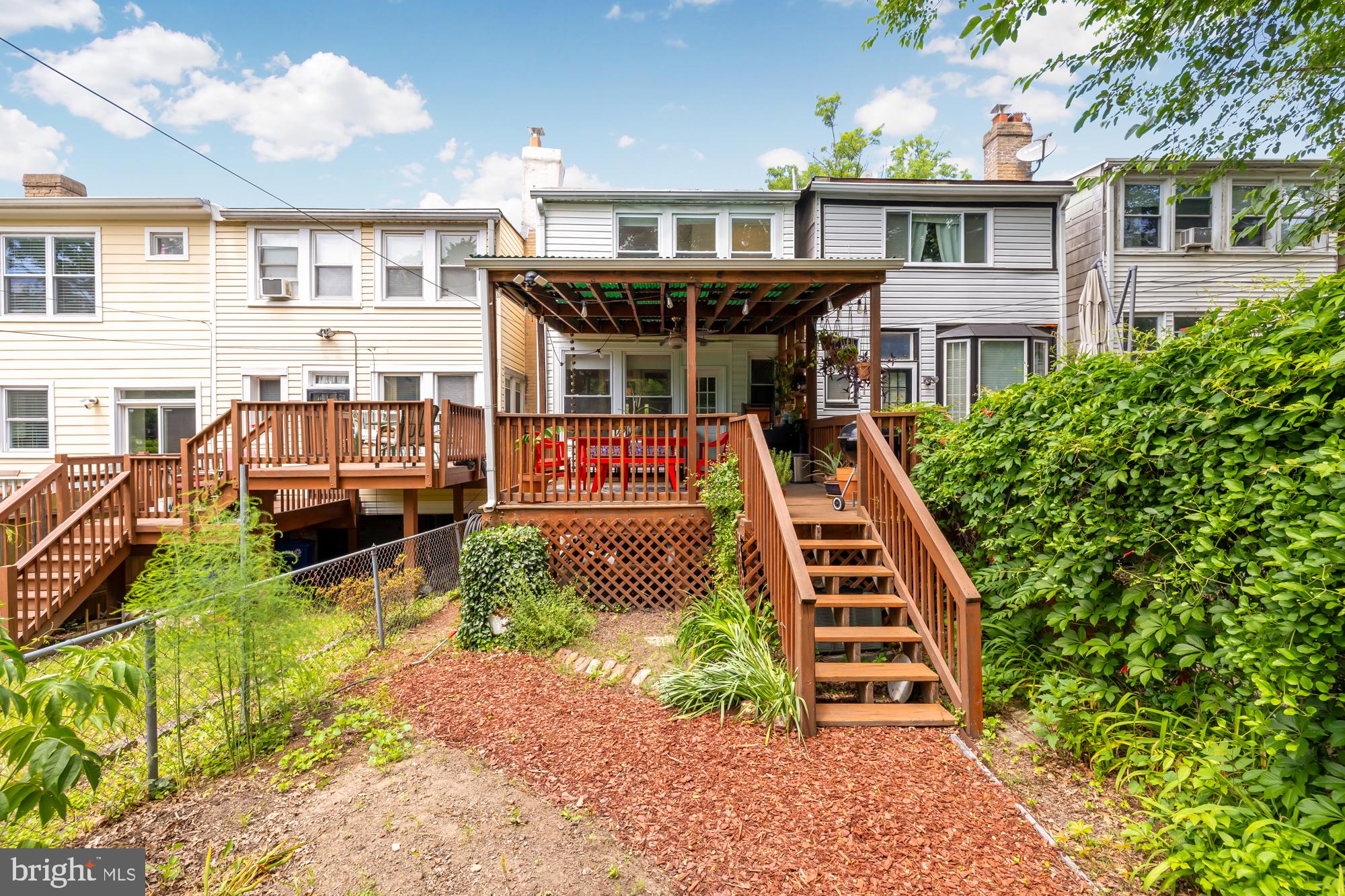 414 Crittenden St NW