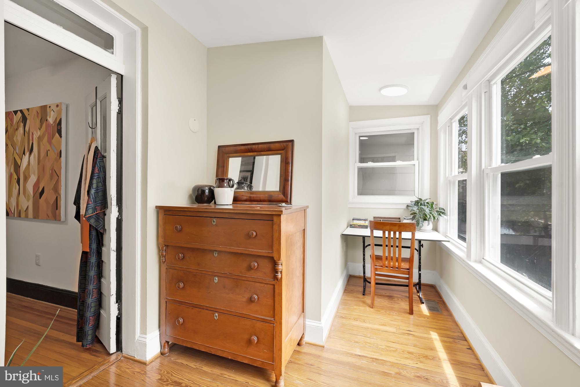 414 Crittenden St NW