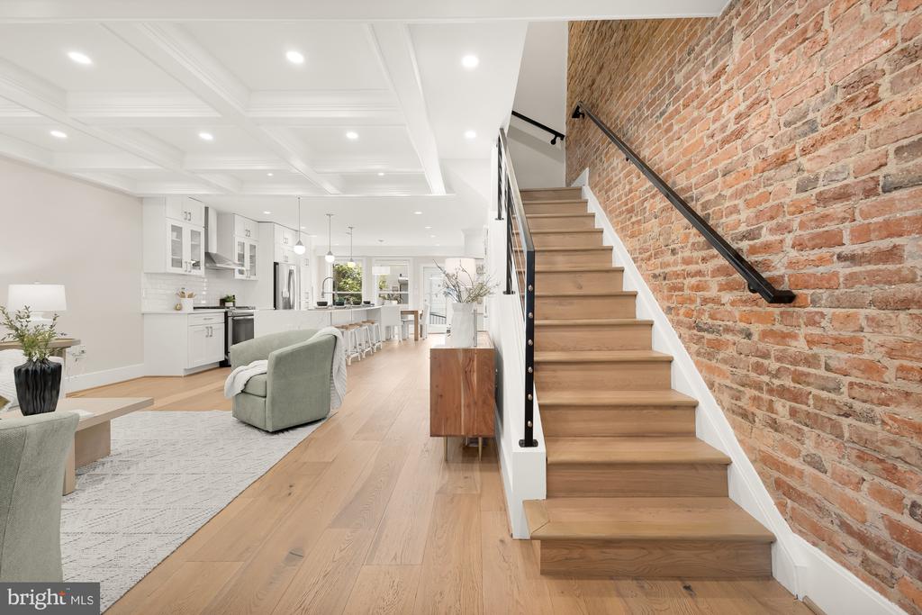 432 Emerson St NW