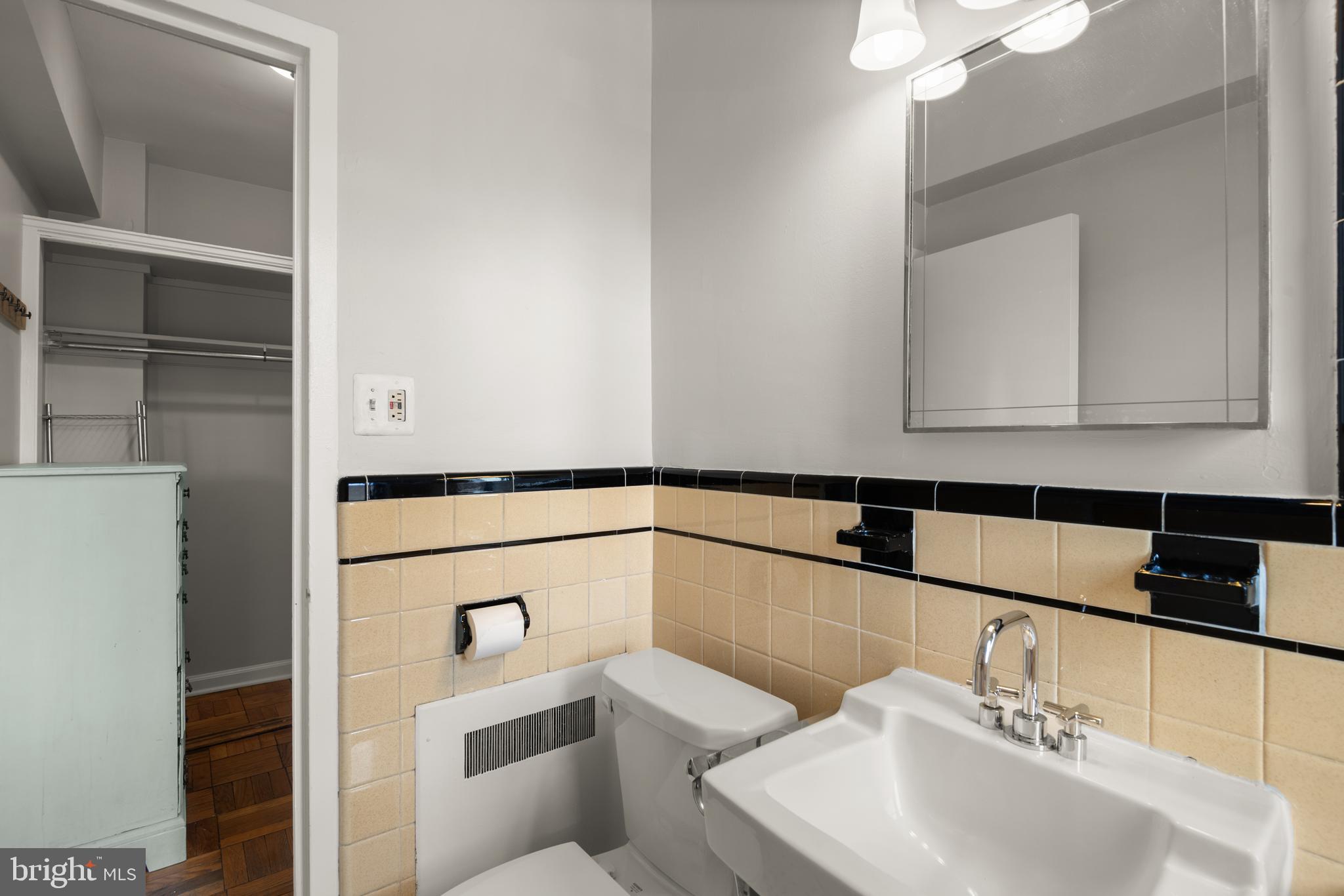 1 Scott Cir NW #409