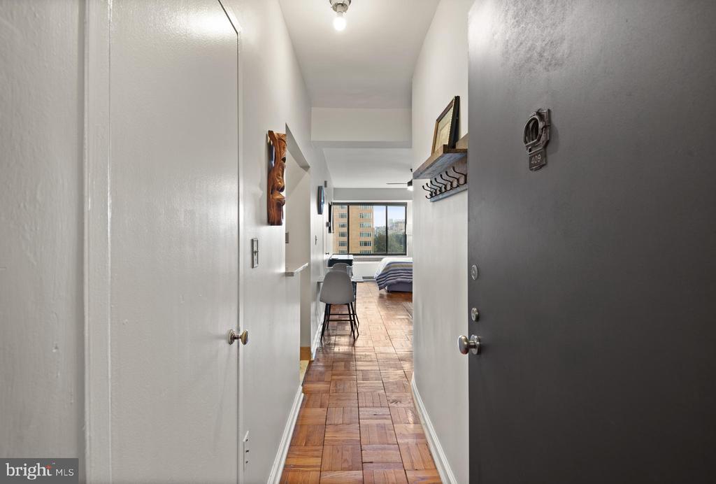 1 Scott Cir NW #409