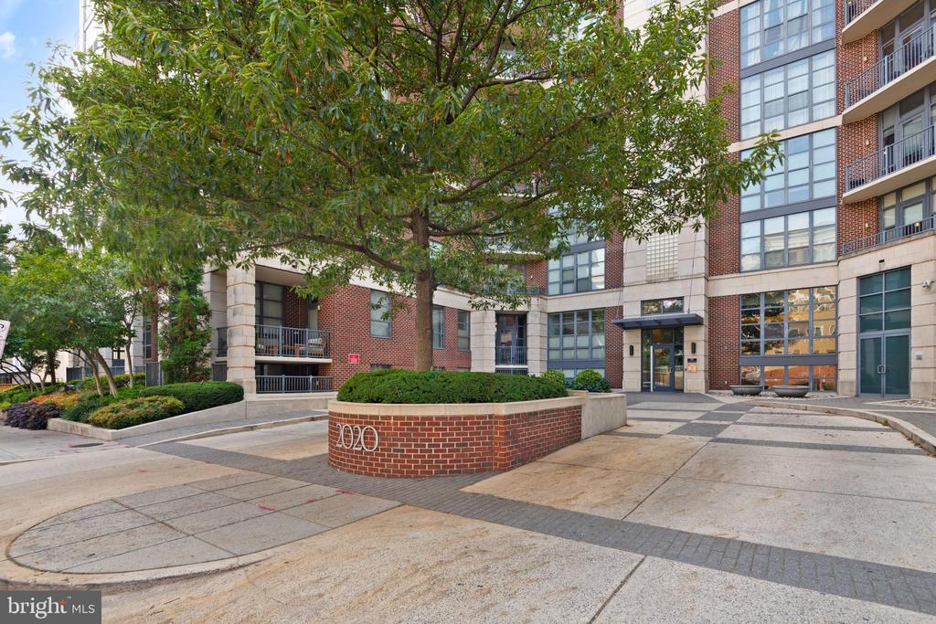 2020 12th St NW #Ph-809