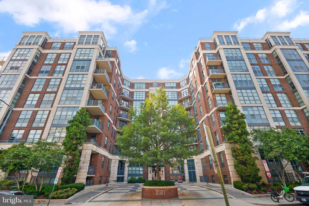 2020 12th St NW #Ph-809