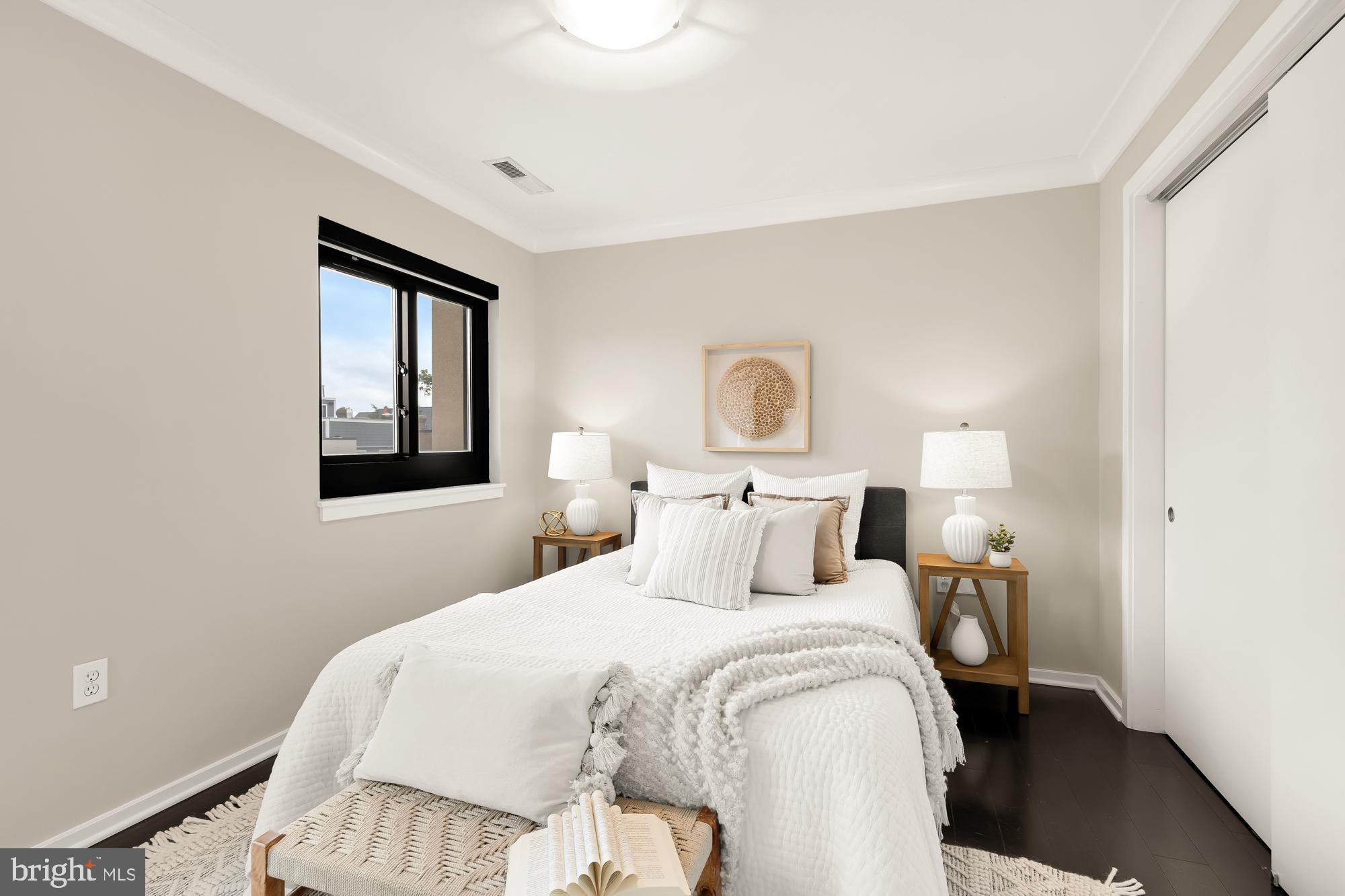 1939 12TH ST NW #302